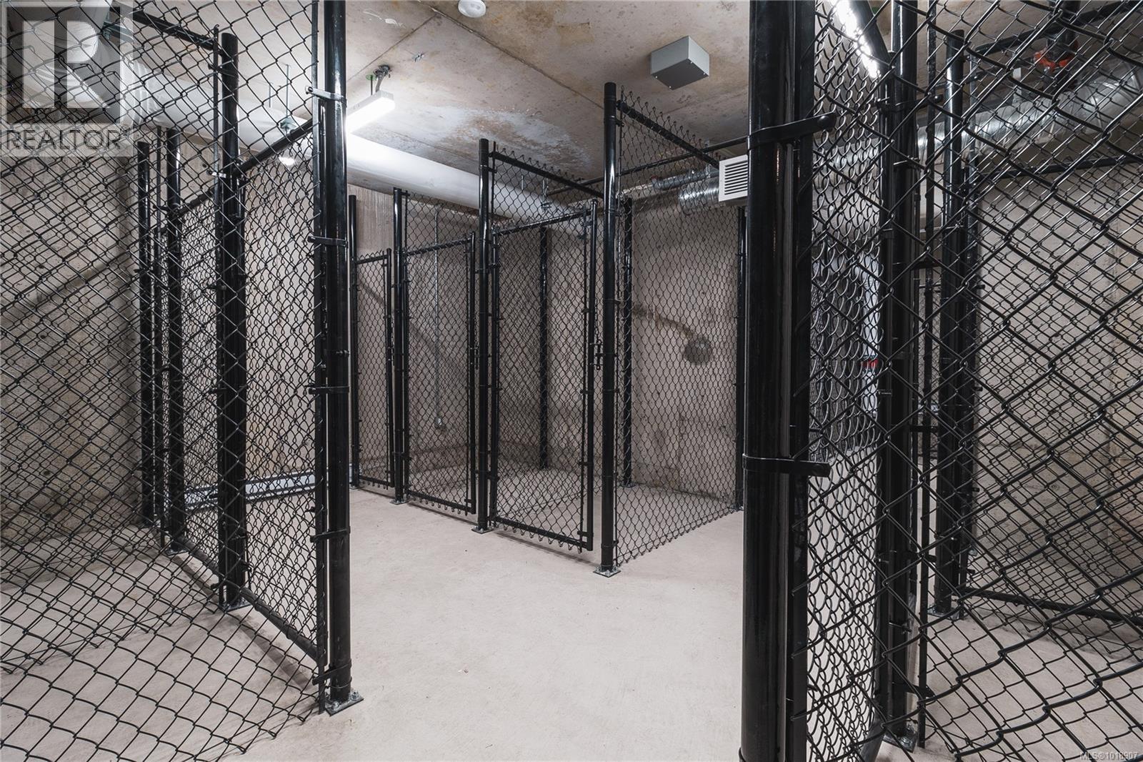 #402 201 DOGWOOD DR - 35