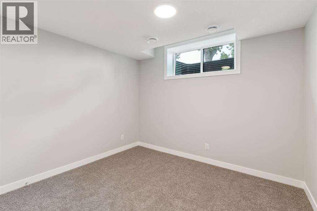 Single Family House for Sale in  Alderwood Close SE Acadia Calgary 