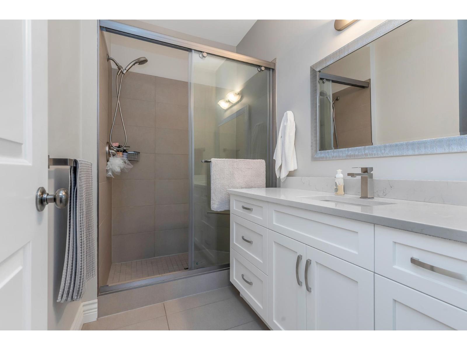 2 45545 TAMIHI WAY, Garrison Crossing, Chilliwack