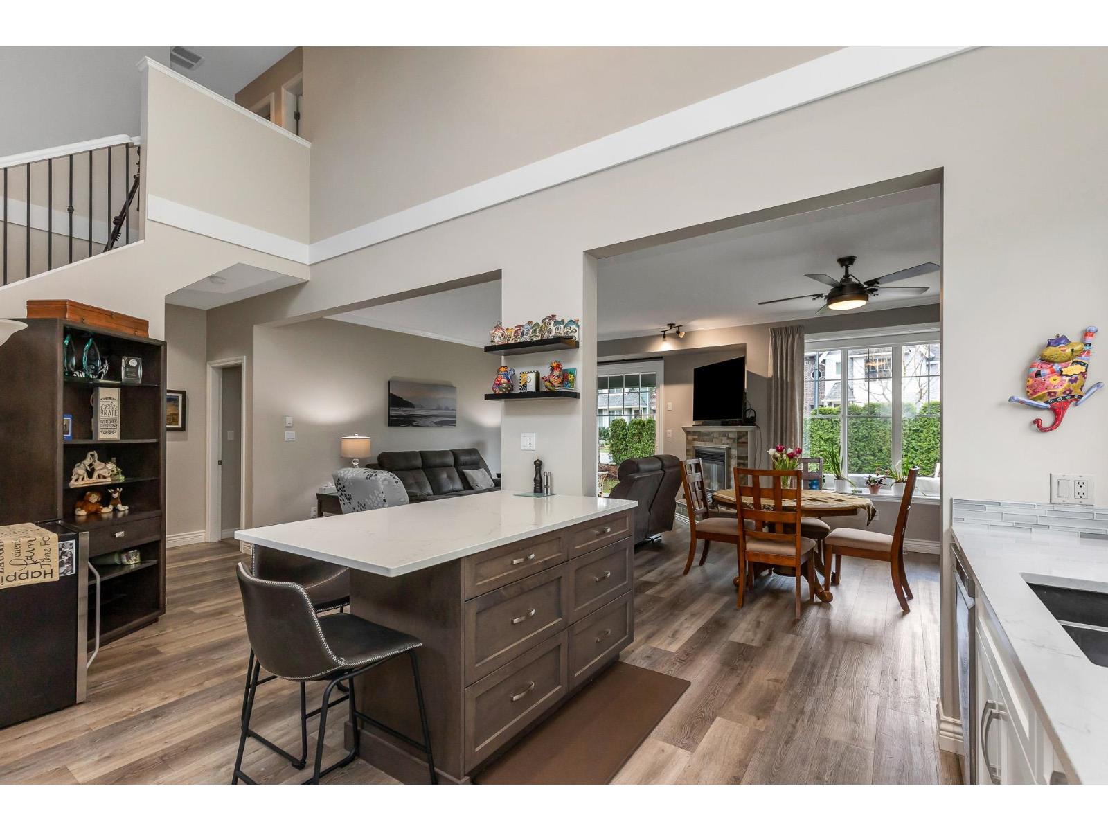 2 45545 TAMIHI WAY, Garrison Crossing, Chilliwack