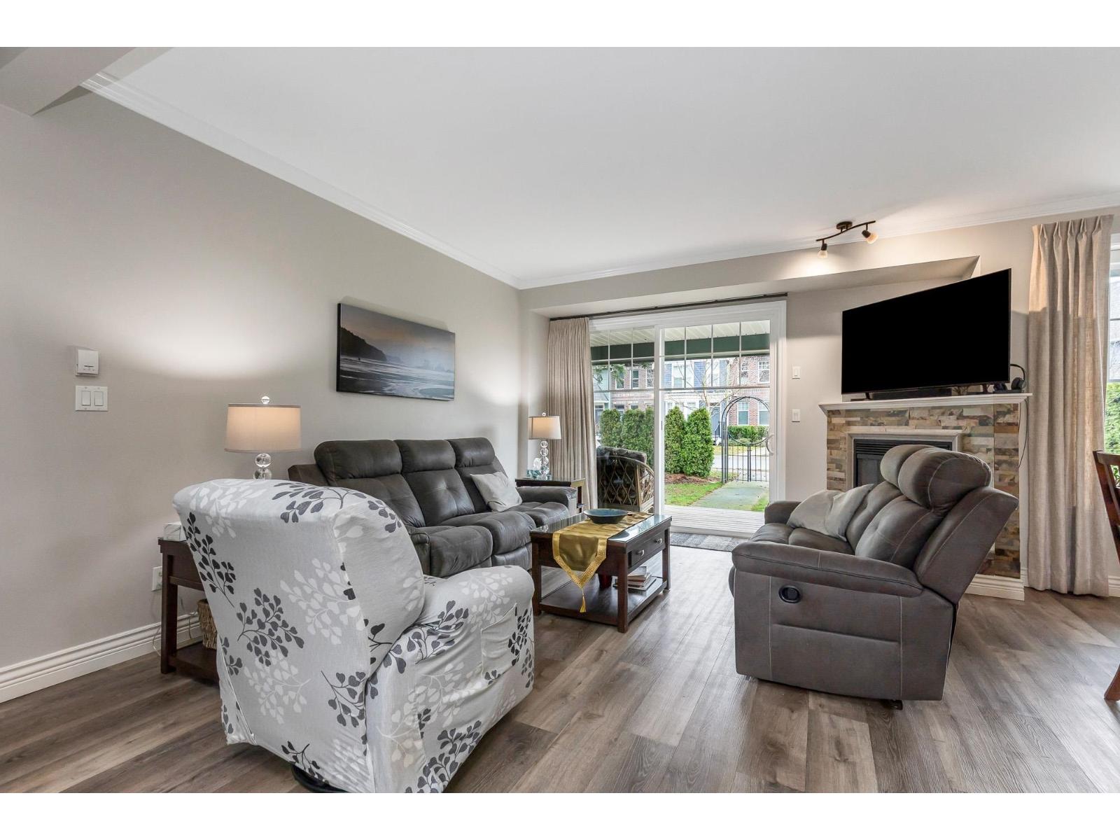 2 45545 TAMIHI WAY, Garrison Crossing, Chilliwack