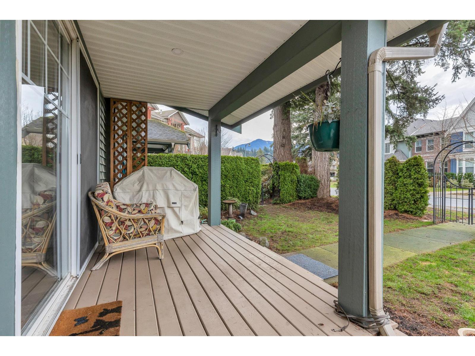 2 45545 TAMIHI WAY, Garrison Crossing, Chilliwack