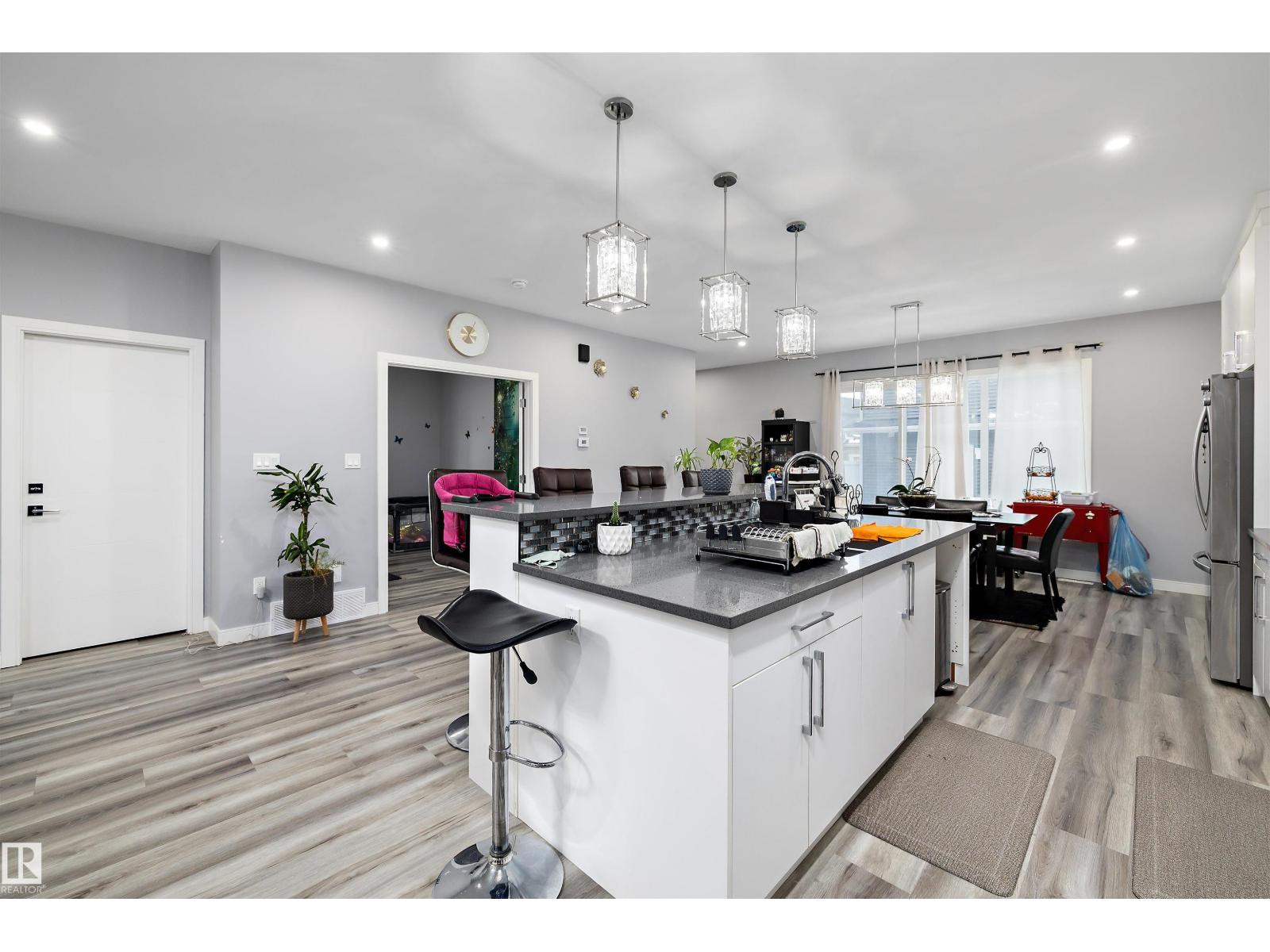 4223 VETERANS WY NW - 10