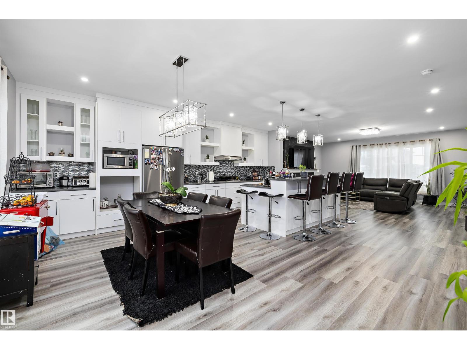 4223 VETERANS WY NW, Edmonton