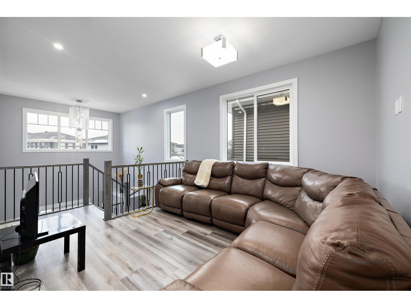 4223 VETERANS WY NW, Edmonton