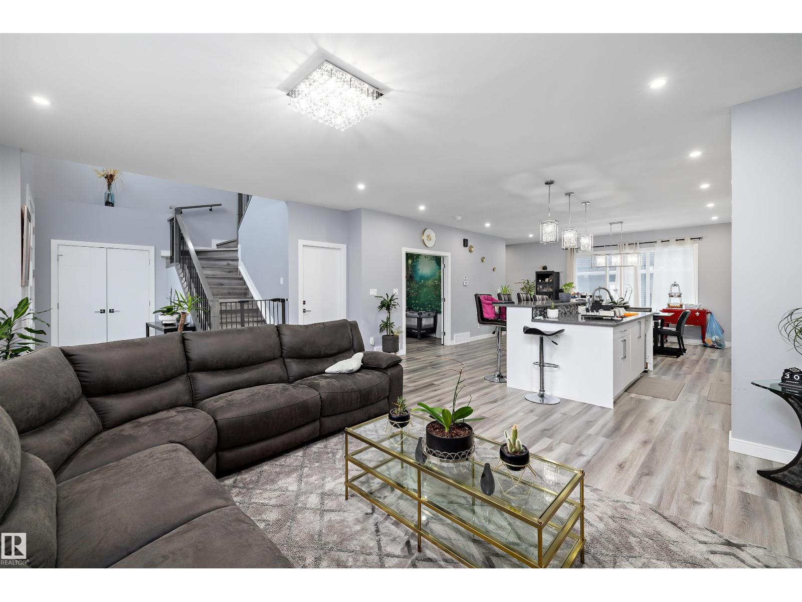 4223 VETERANS WY NW, Edmonton