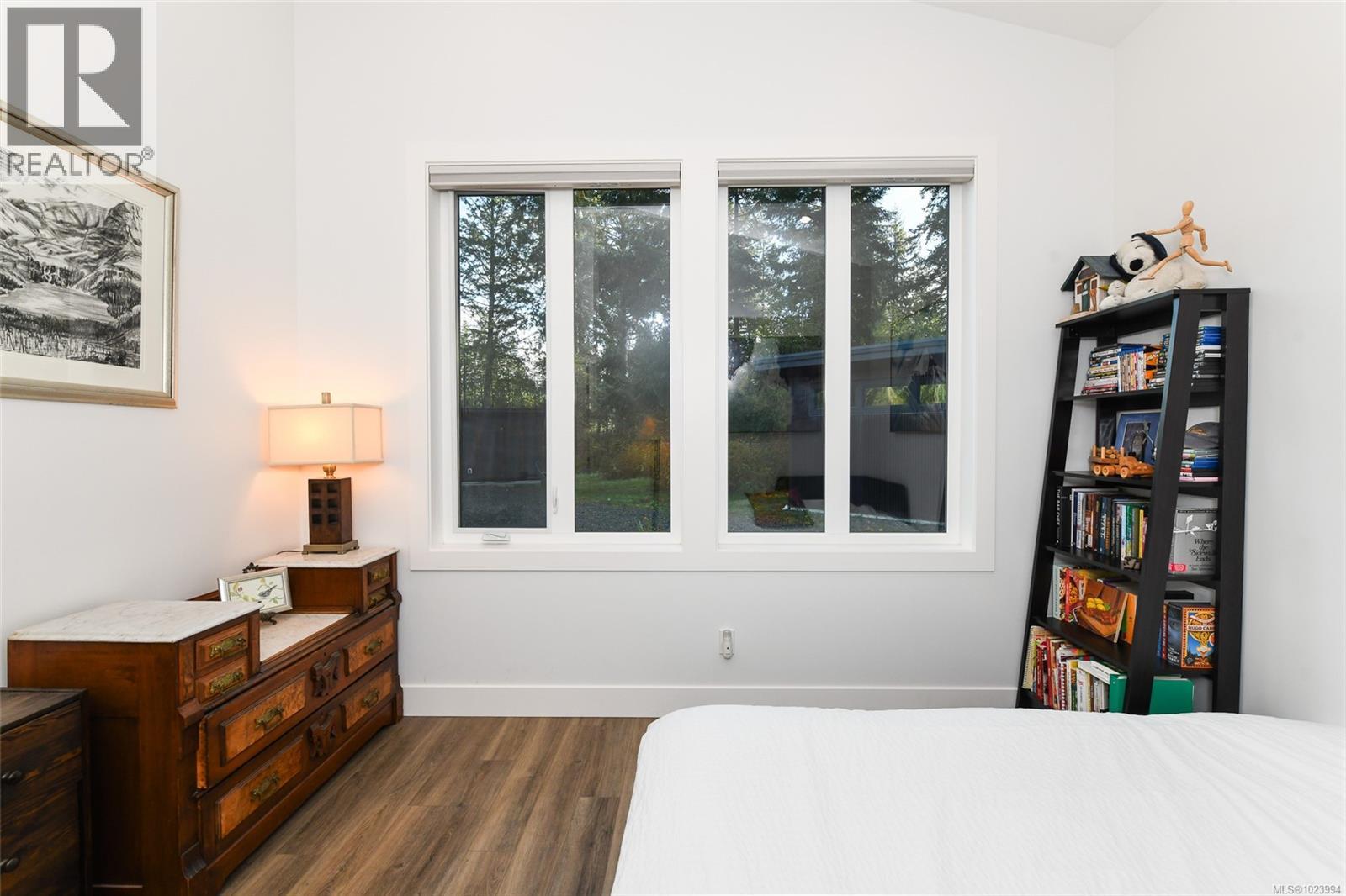 7592/7586 GABBY RD - 45