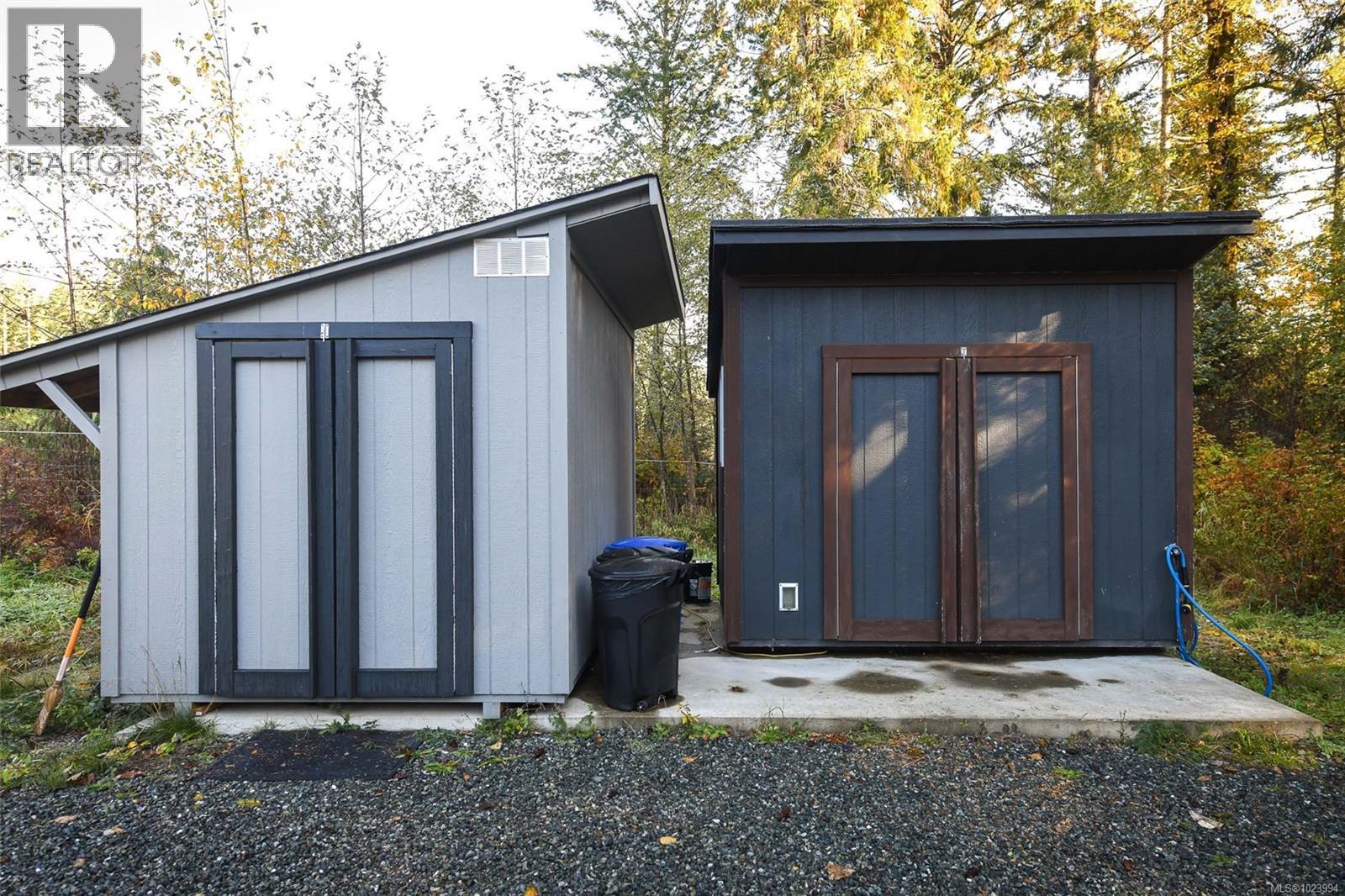 7592/7586 GABBY RD - 63