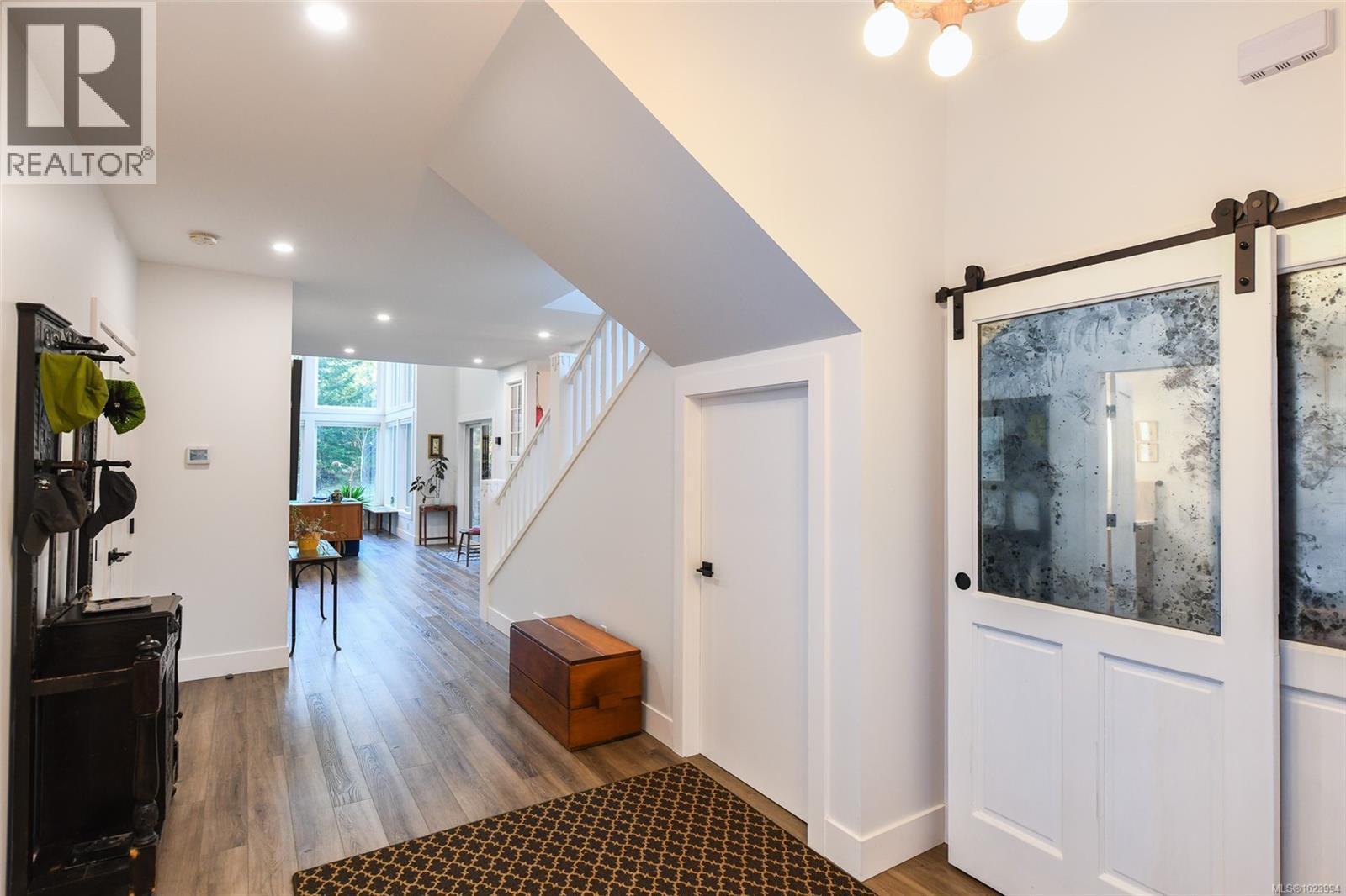 7592/7586 GABBY RD - 51