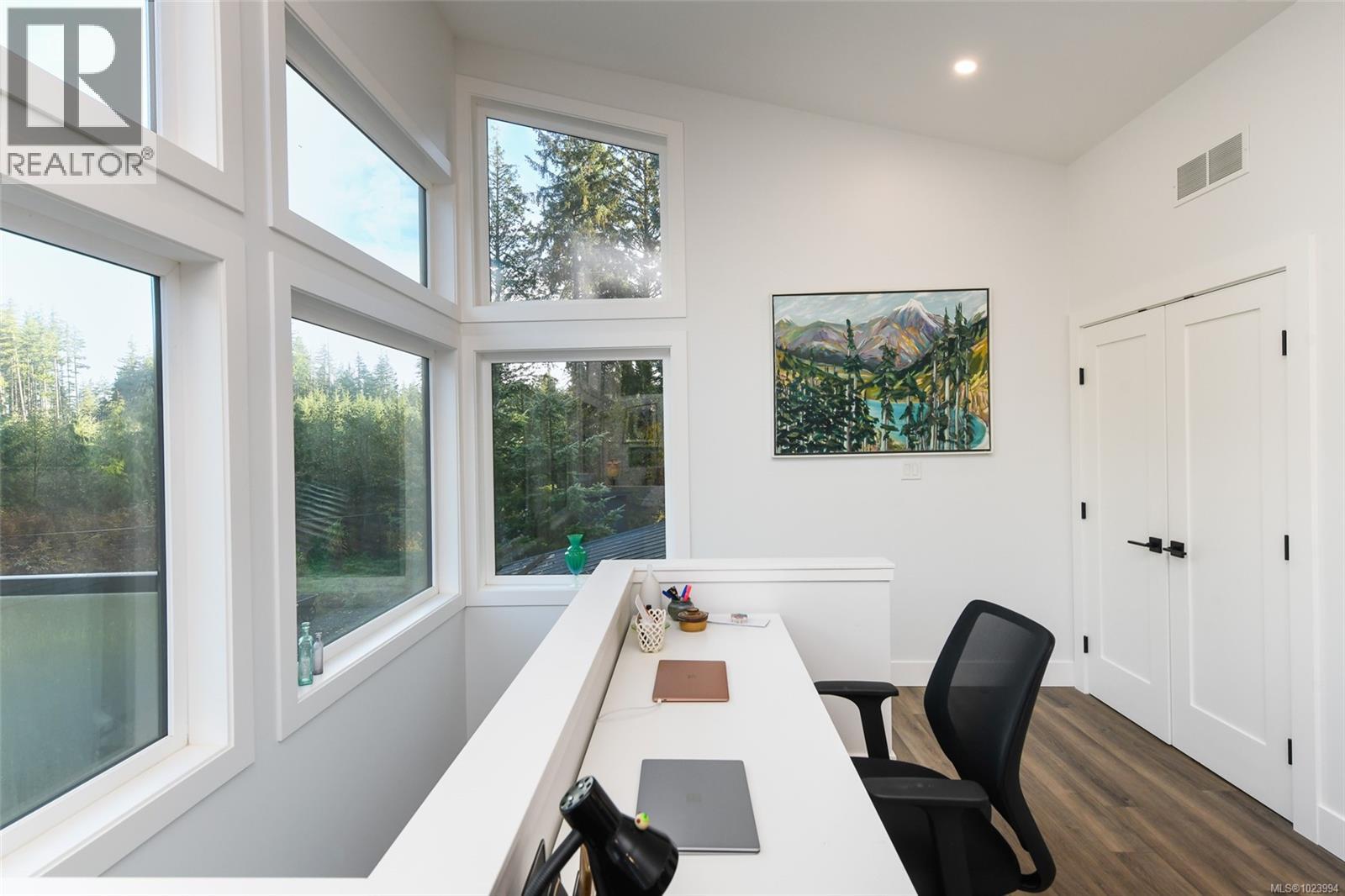 7592/7586 GABBY RD - 36