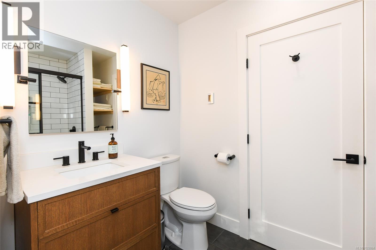 7592/7586 GABBY RD - 48