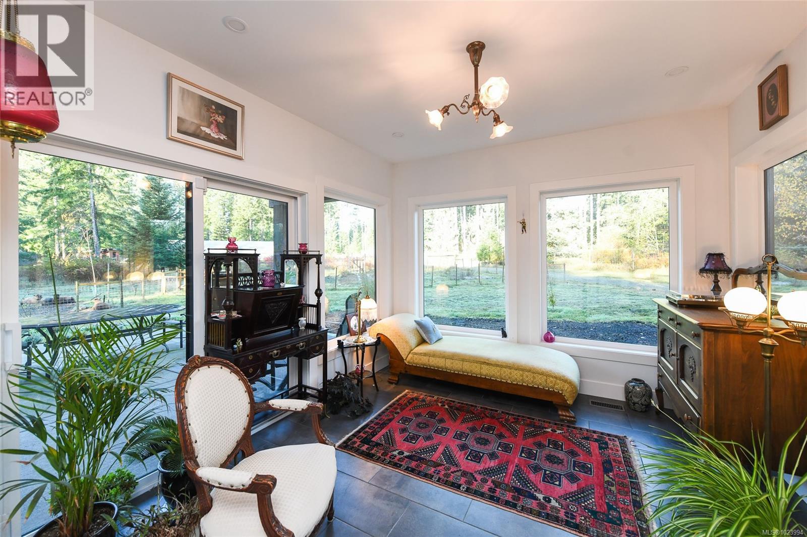 7592/7586 GABBY RD - 23