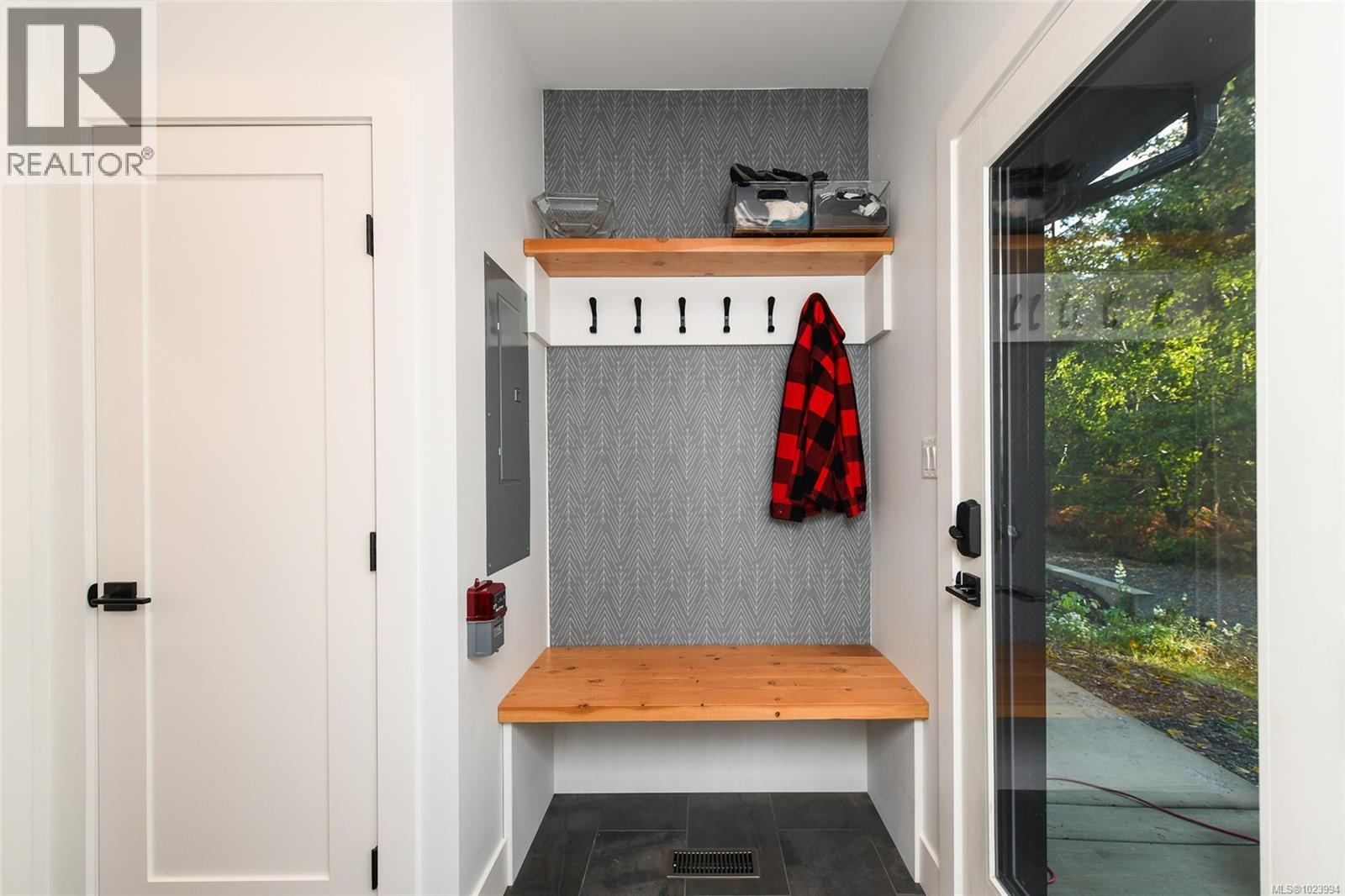 7592/7586 GABBY RD - 52