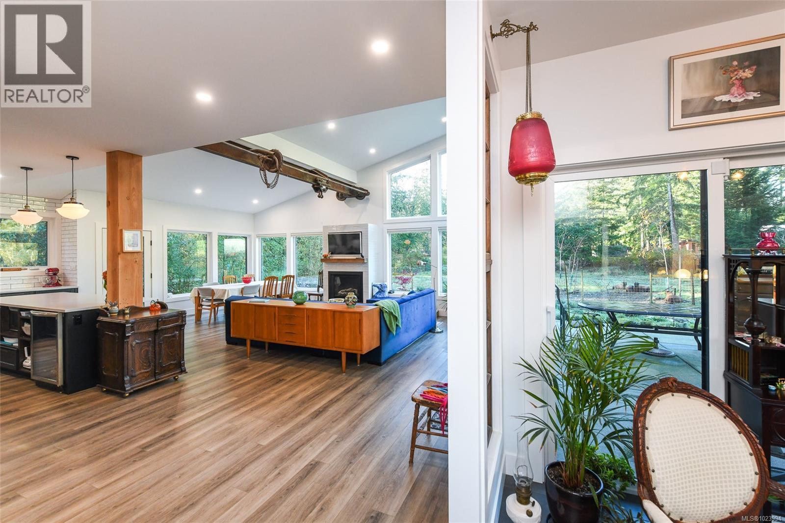 7592/7586 GABBY RD - 21