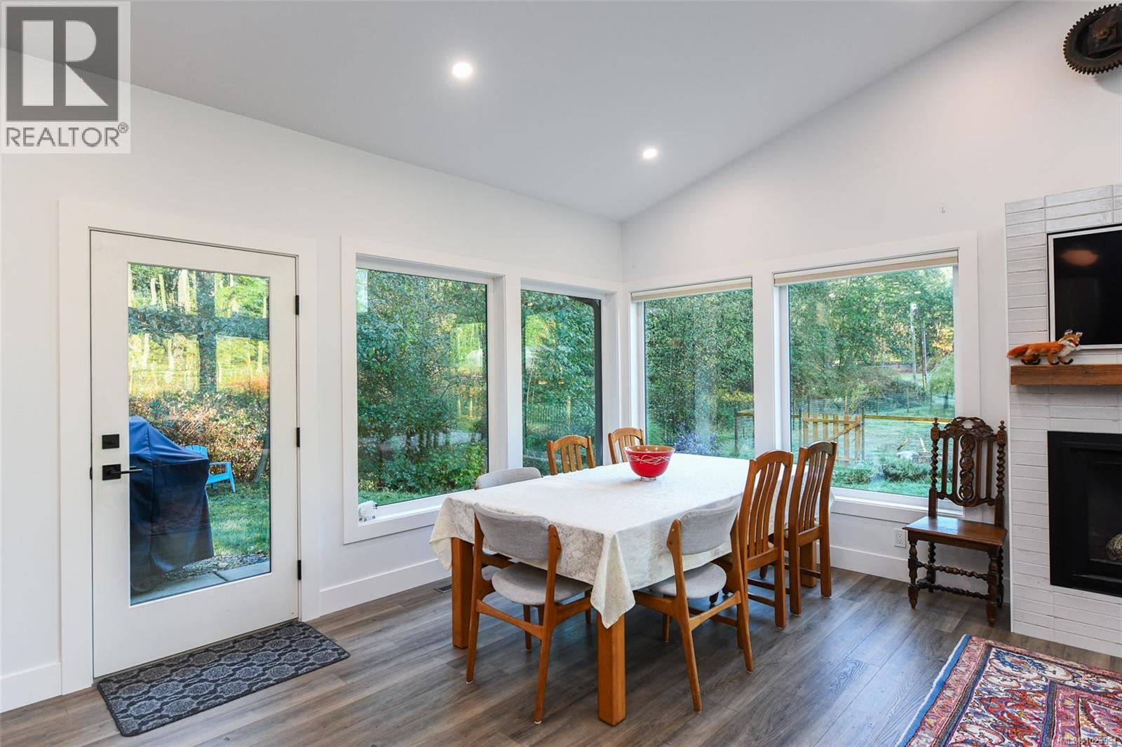 7592/7586 GABBY RD - 17