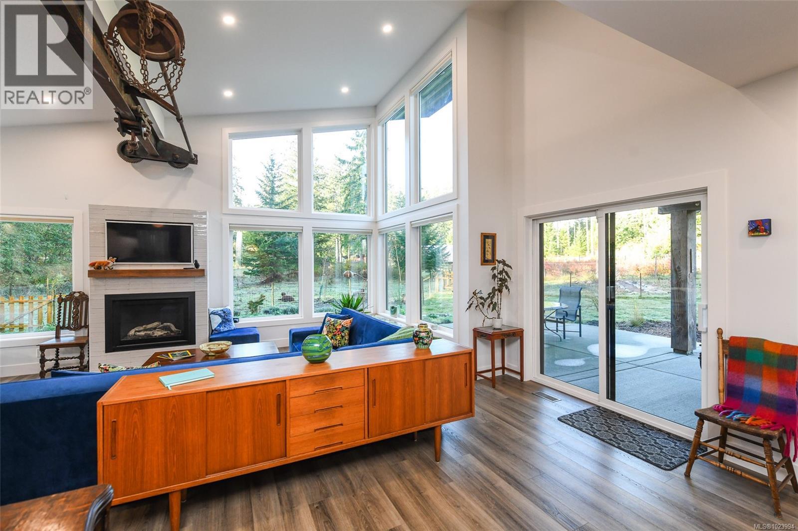 7592/7586 GABBY RD - 14