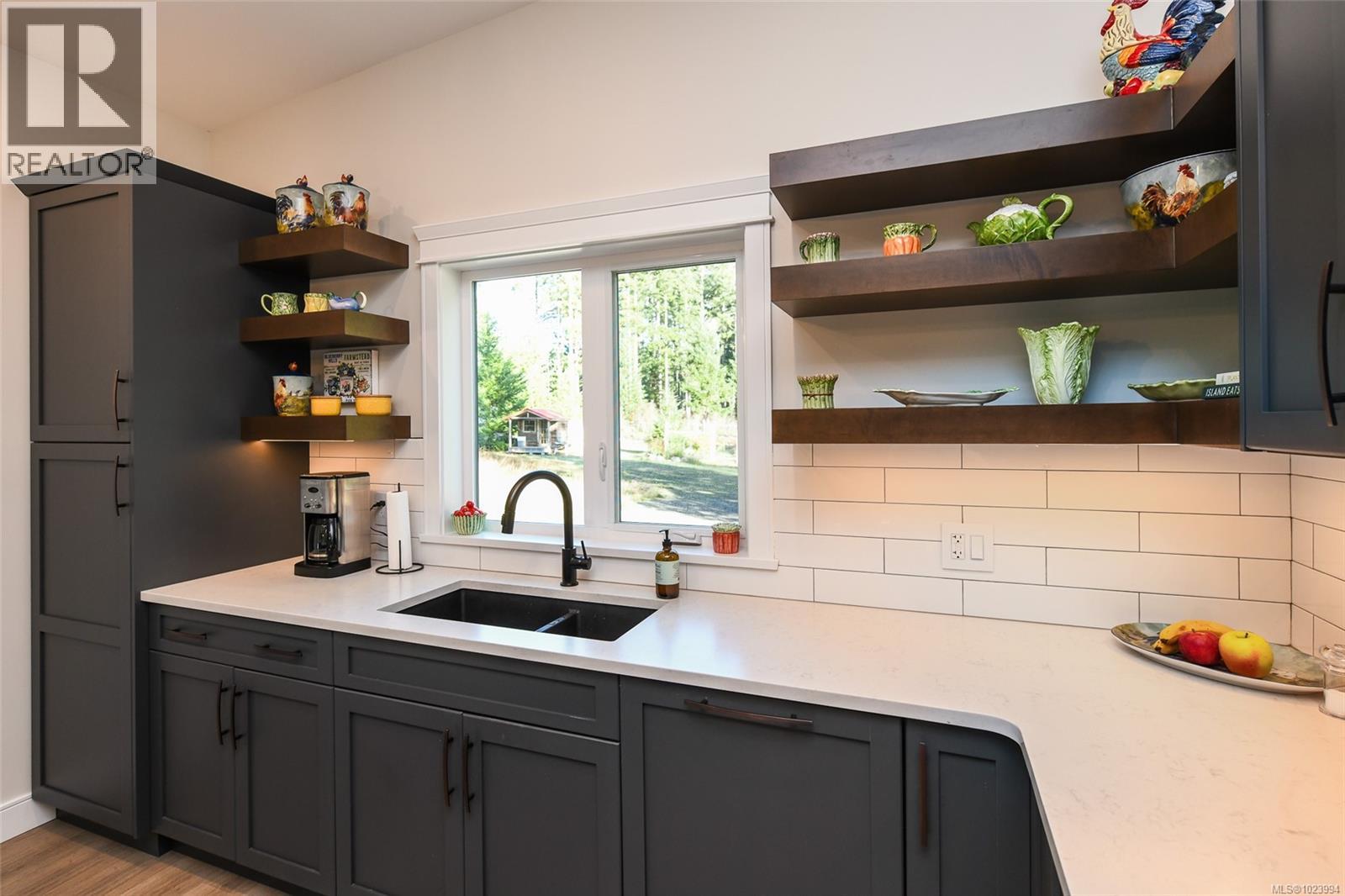 7592/7586 GABBY RD - 72