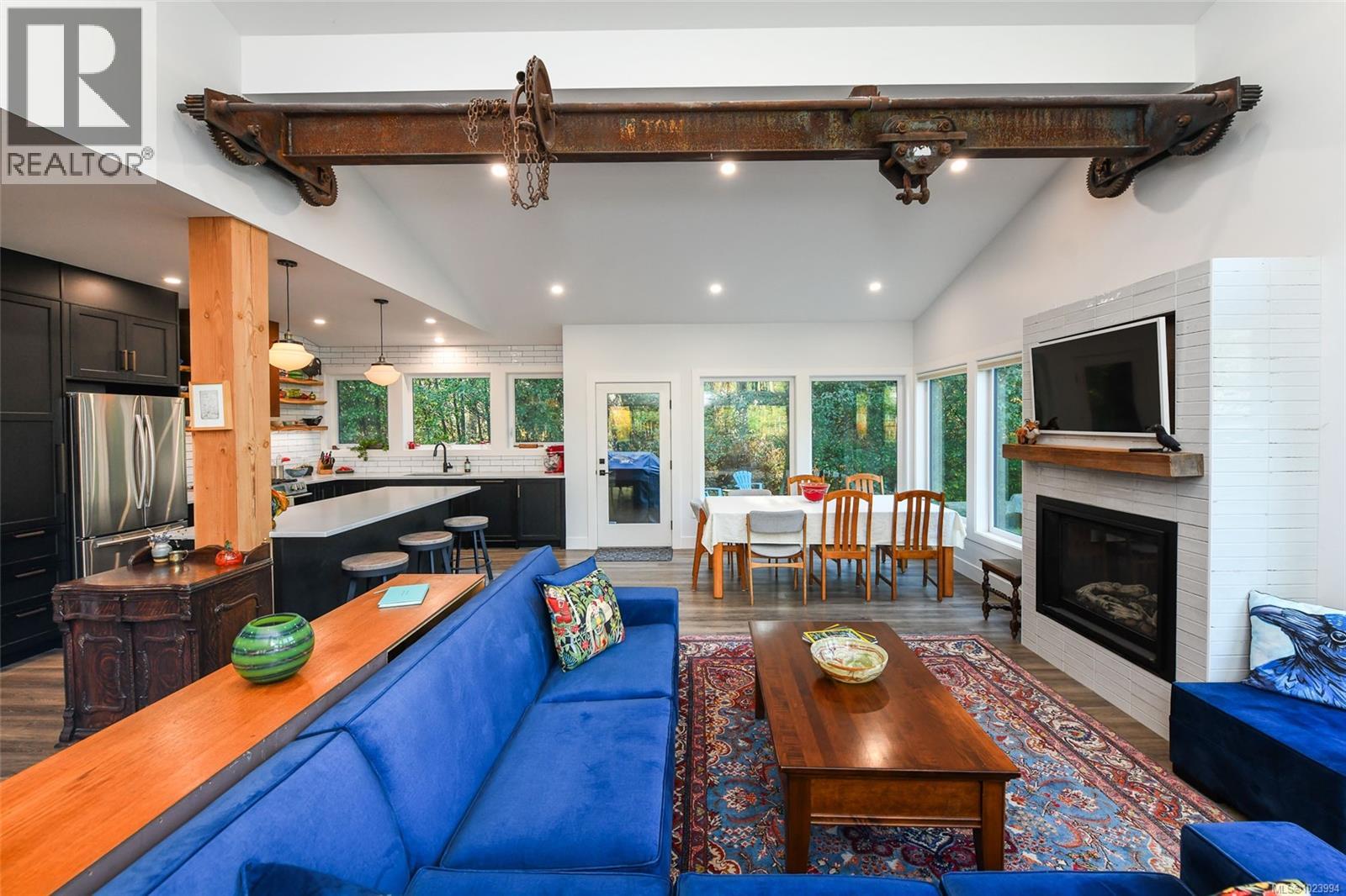 7592/7586 GABBY RD - 6