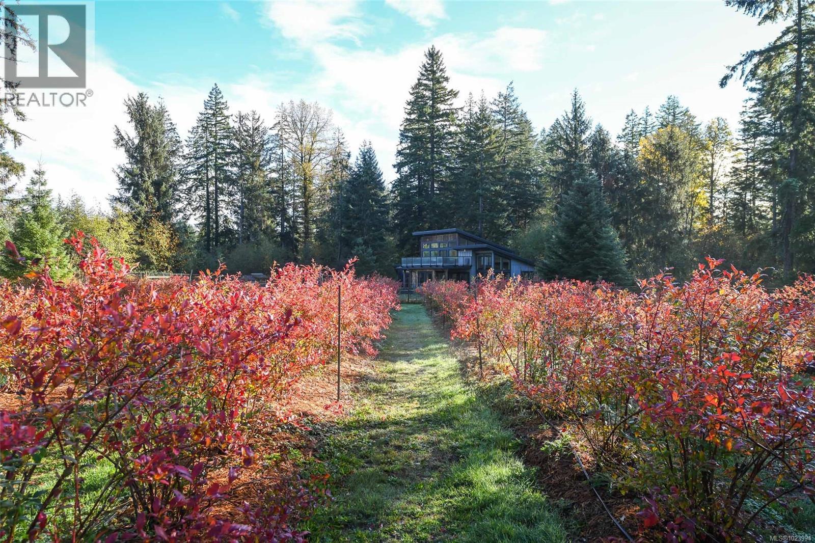 7592/7586 GABBY RD - 90