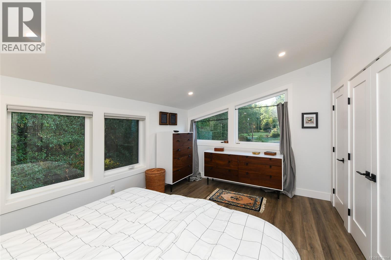 7592/7586 GABBY RD - 25