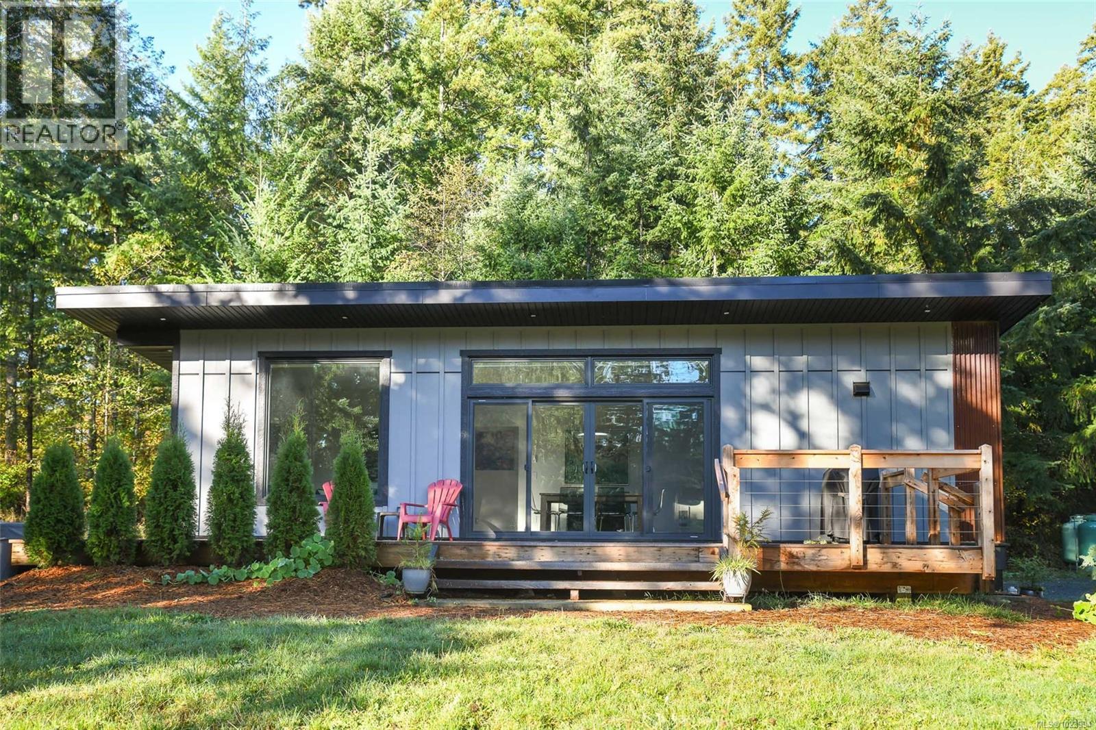 7592/7586 GABBY RD - 69