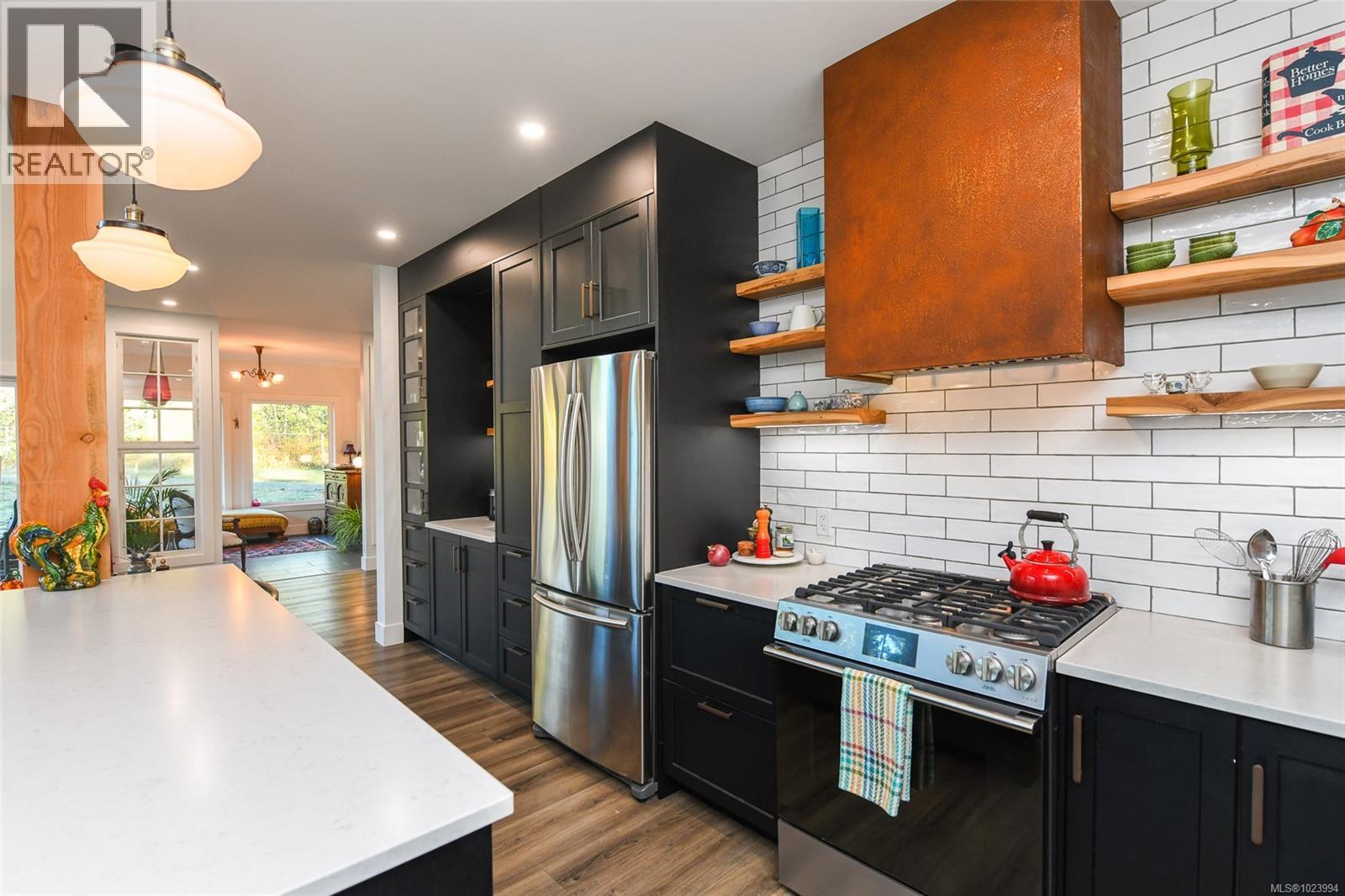 7592/7586 GABBY RD - 9