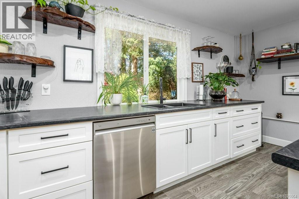 4696 Gail Cres, Courtenay