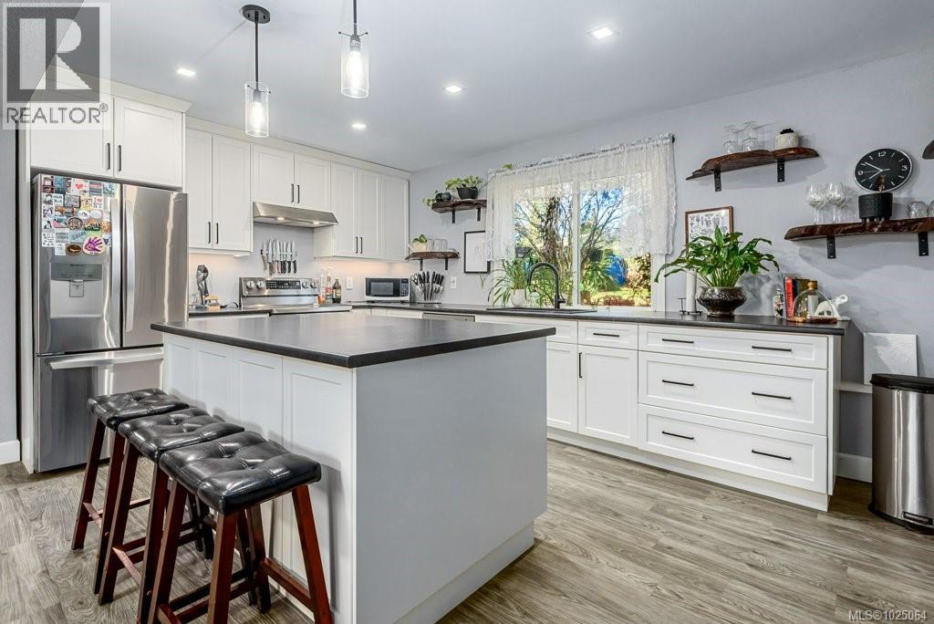 4696 Gail Cres, Courtenay