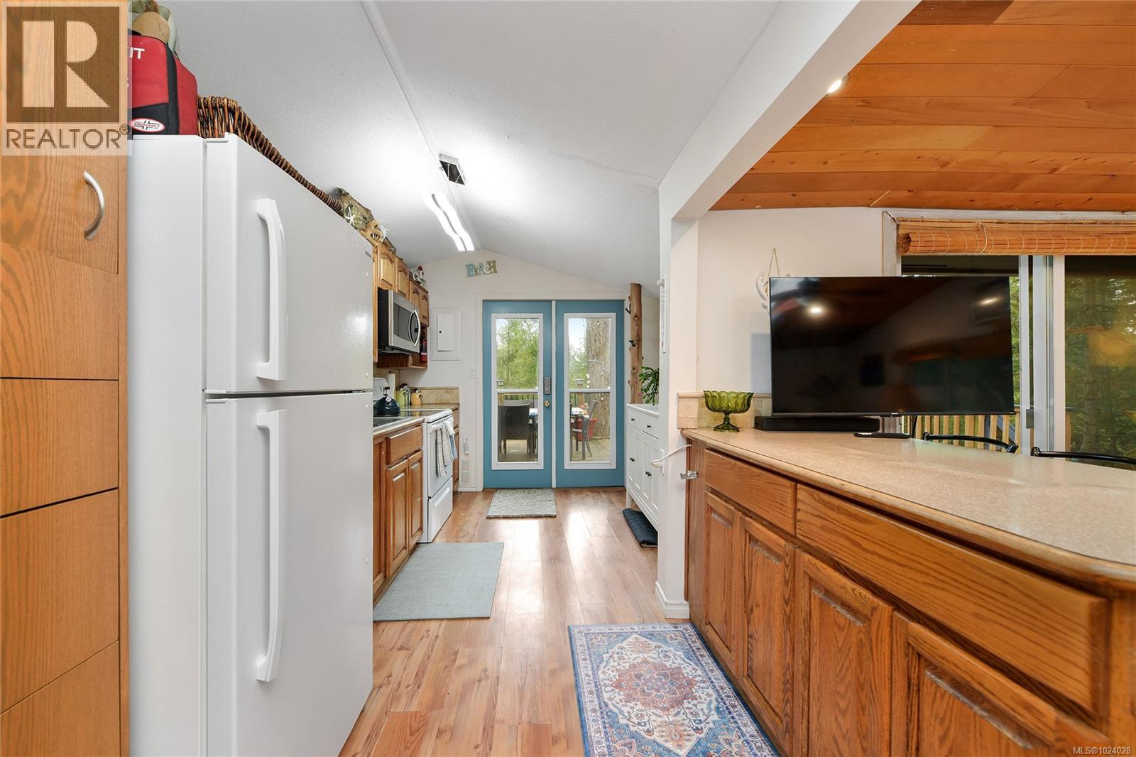  493 Abbott Road, Mayne Island