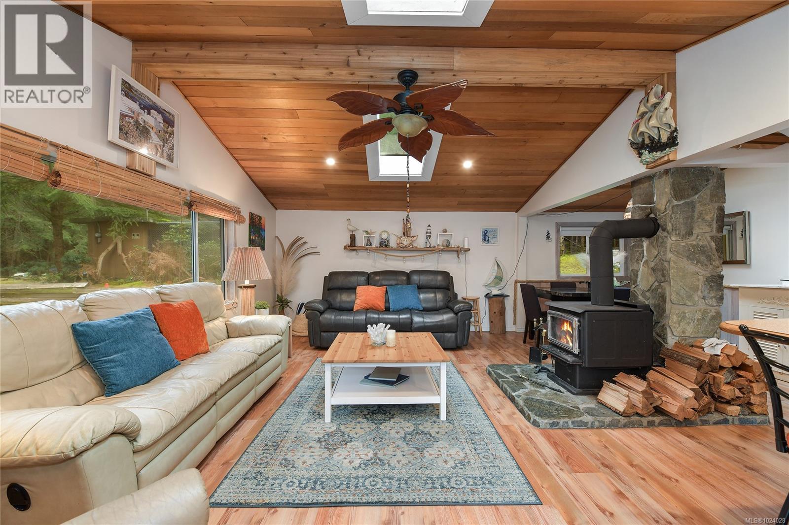  493 Abbott Road, Mayne Island