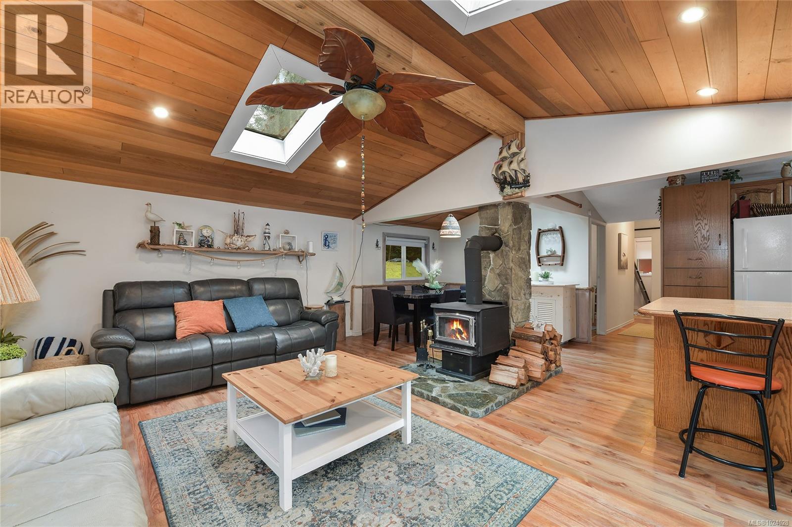  493 Abbott Road, Mayne Island