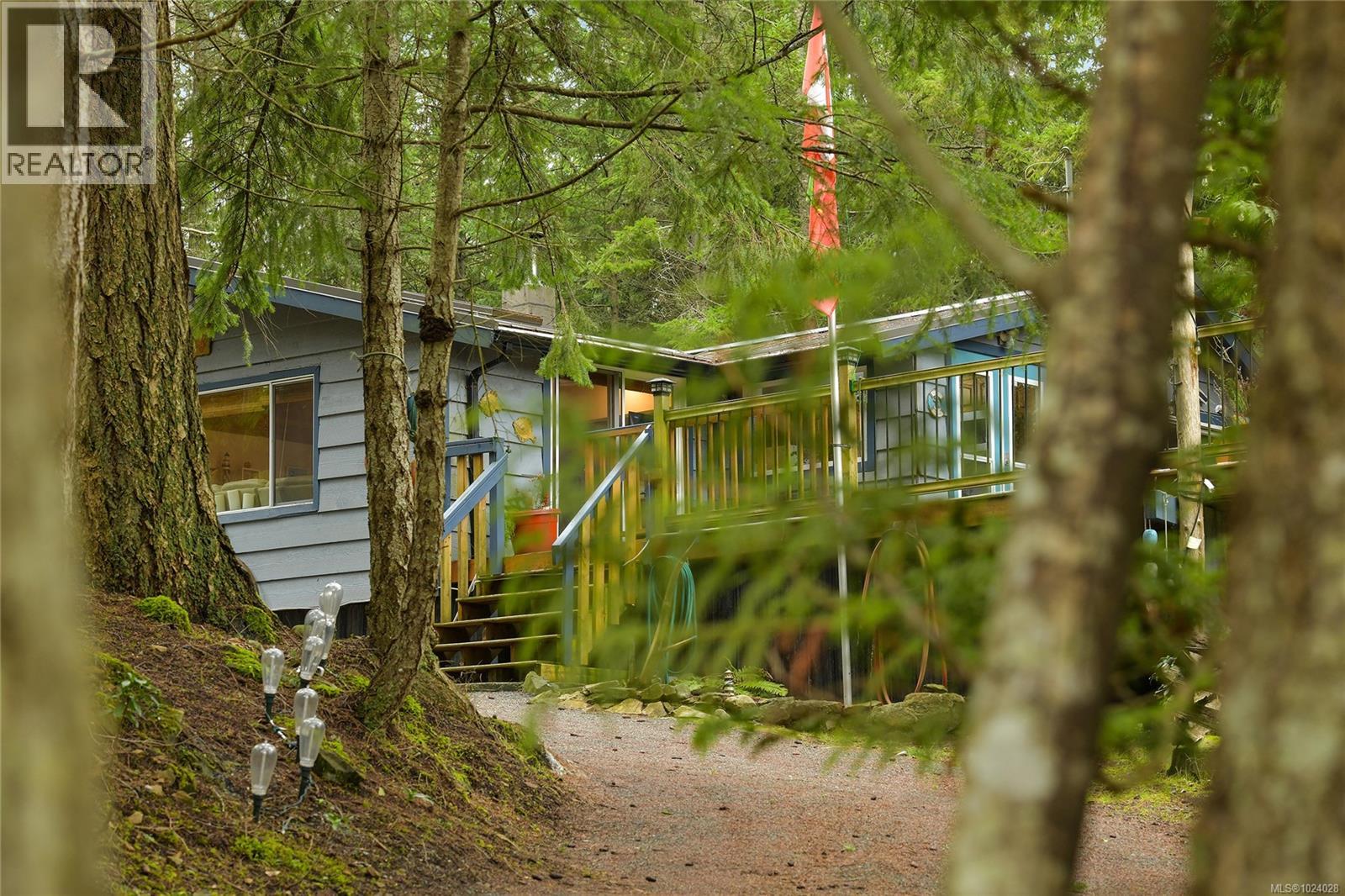  493 Abbott Road, Mayne Island