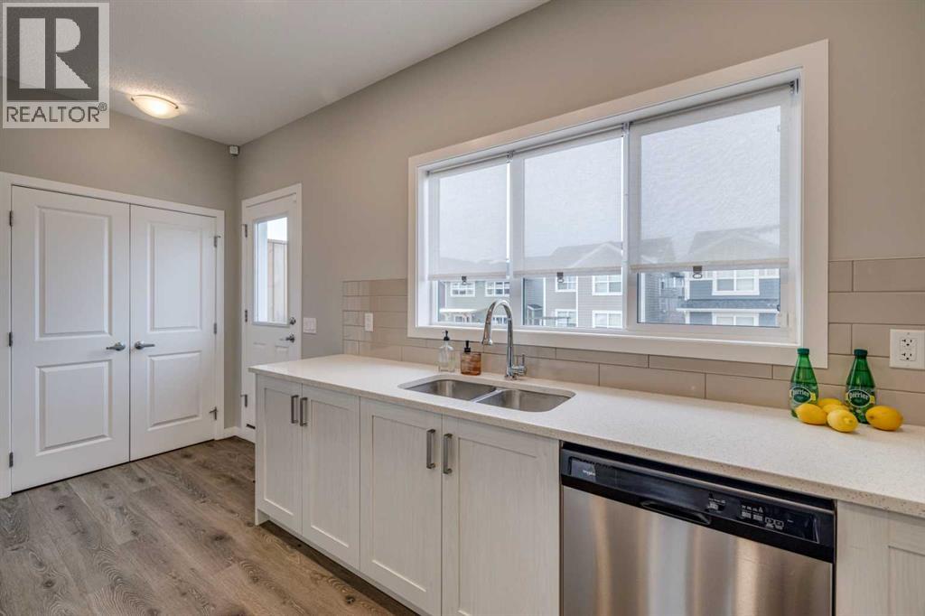 221 Sundown Road, Cochrane