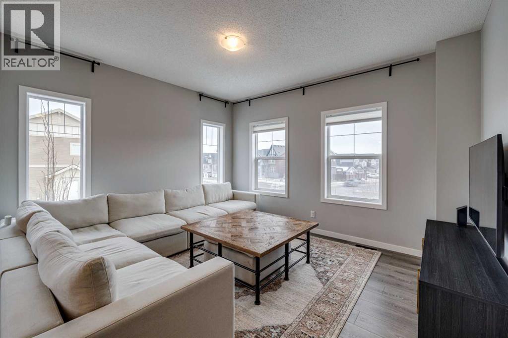 221 Sundown Road, Cochrane