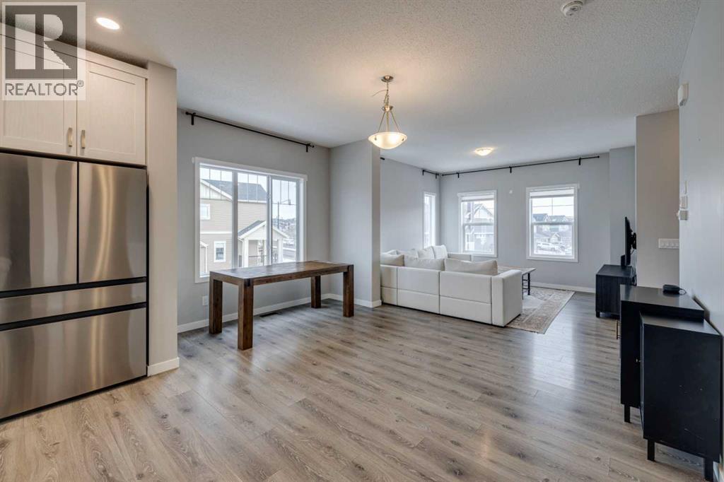 221 Sundown Road, Cochrane