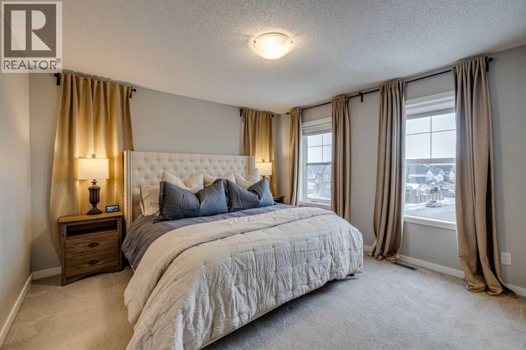 221 Sundown Road, Cochrane