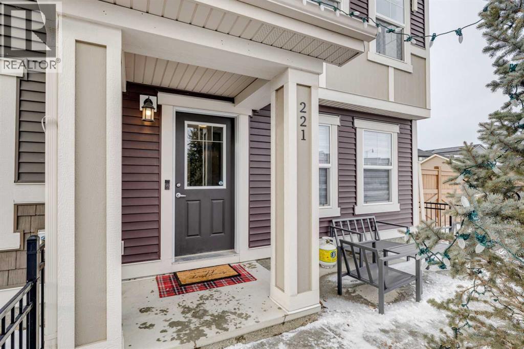 221 Sundown Road, Cochrane