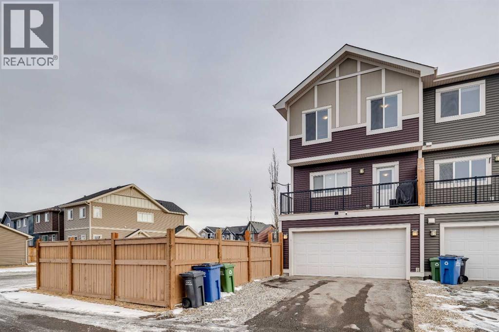 221 Sundown Road, Cochrane