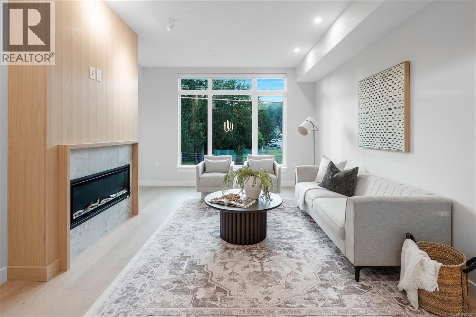 208 5229 Cordova Bay Road, Saanich