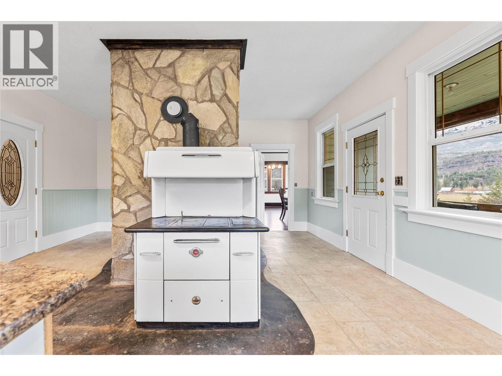  3135 Edes Road, Salmon Arm