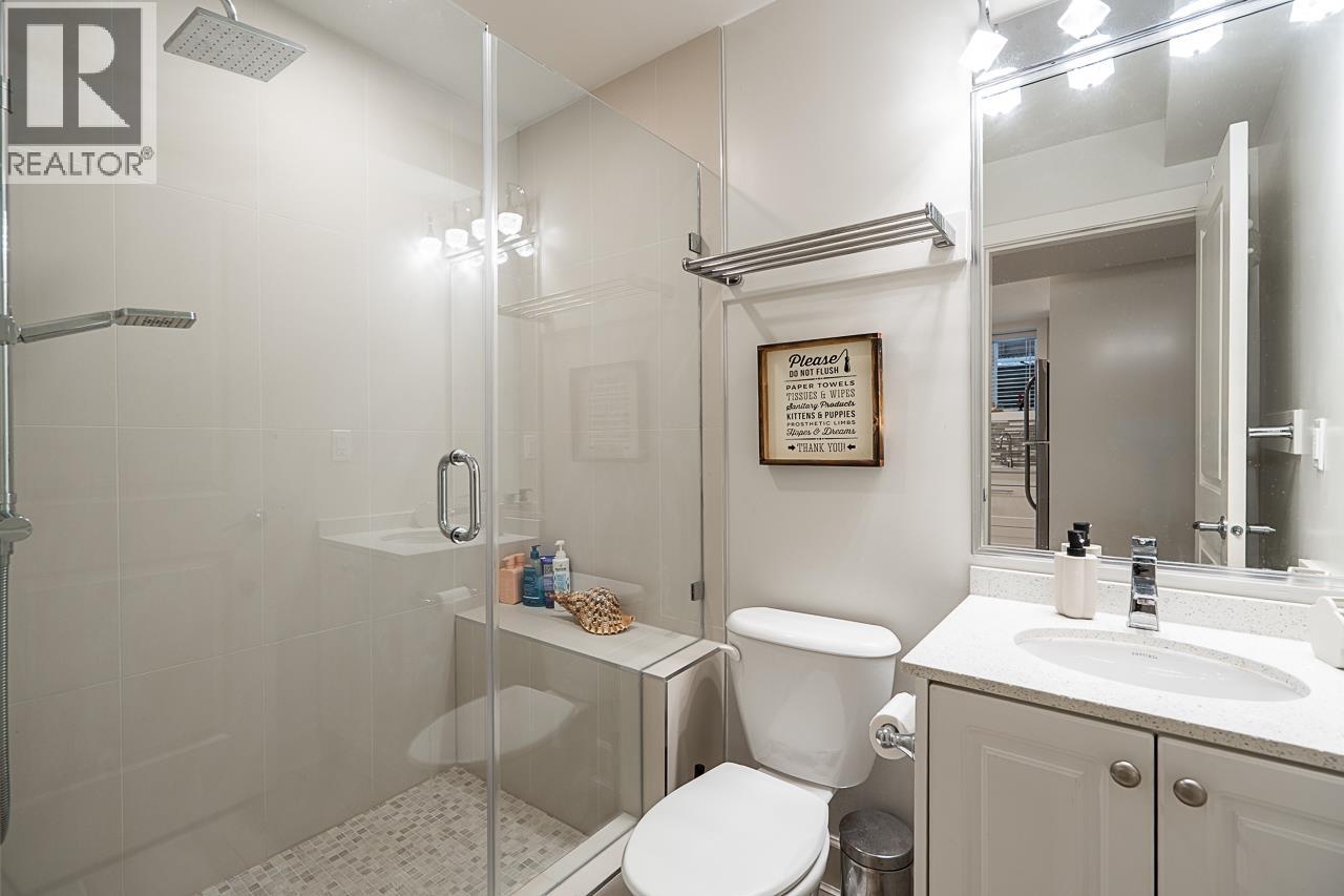 359 E 13TH STREET, North Vancouver