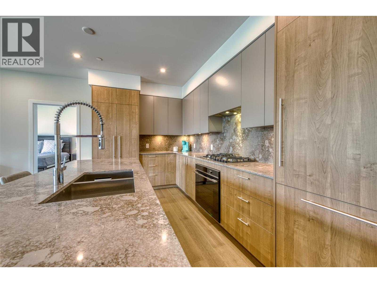 306 9652 Benchland Drive, Lake Country