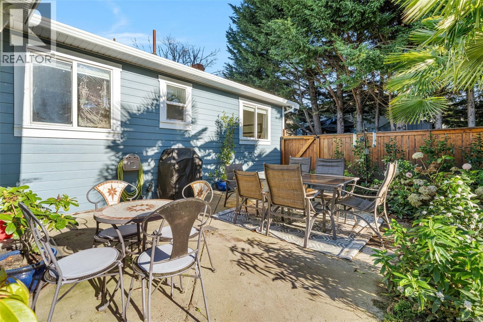  1123 Reynolds Road, Saanich