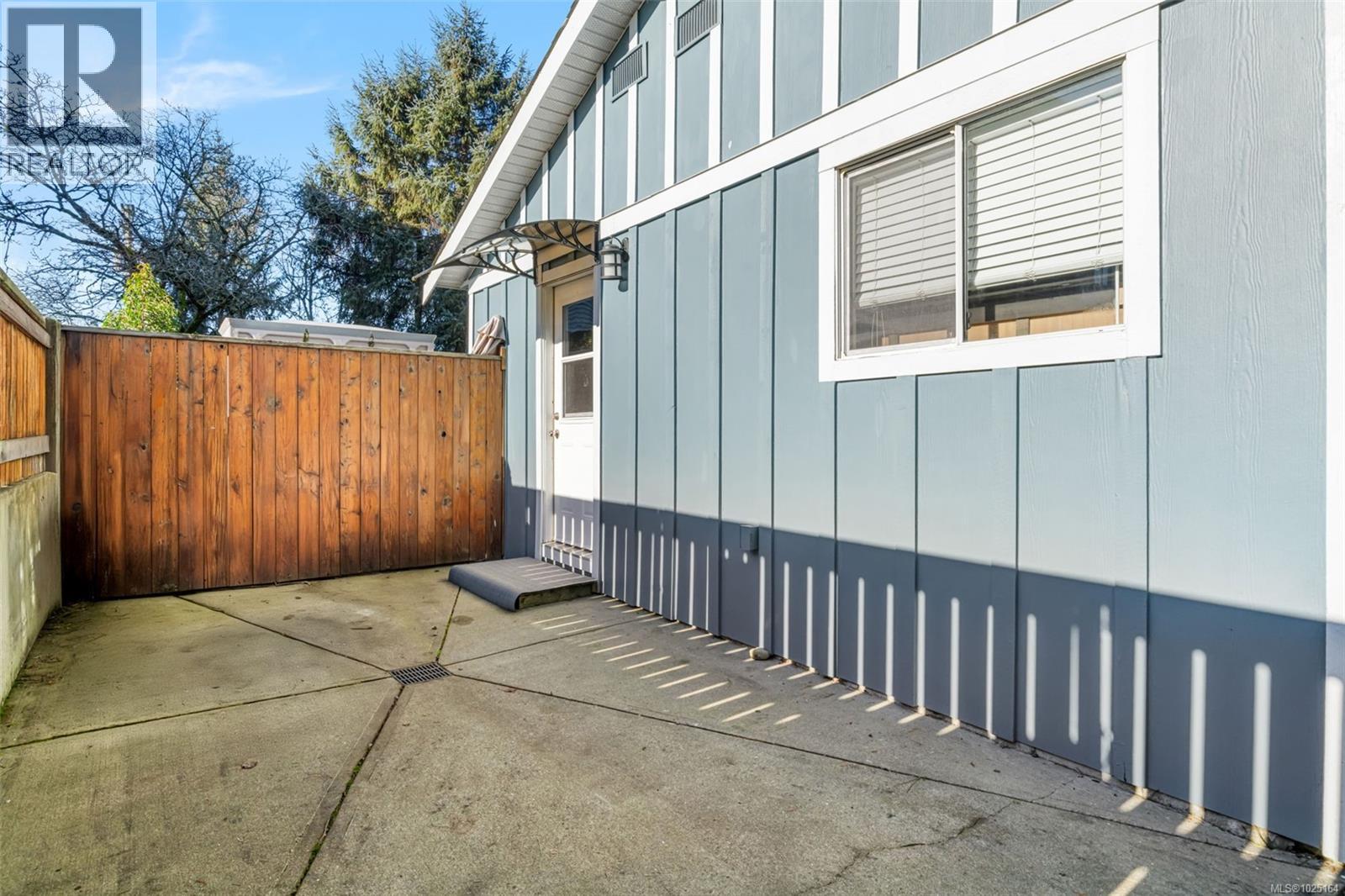  1123 Reynolds Road, Saanich