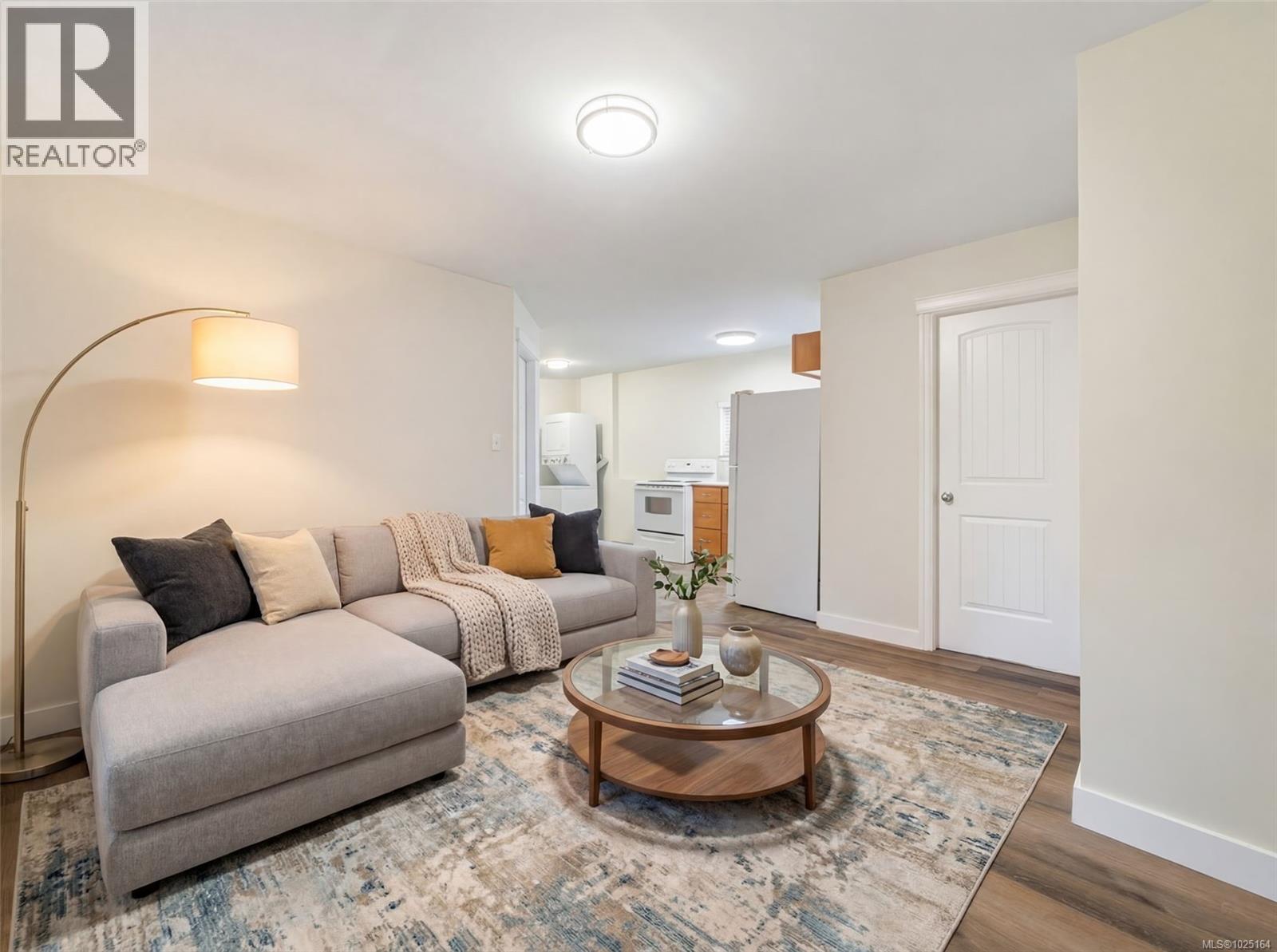  1123 Reynolds Road, Saanich