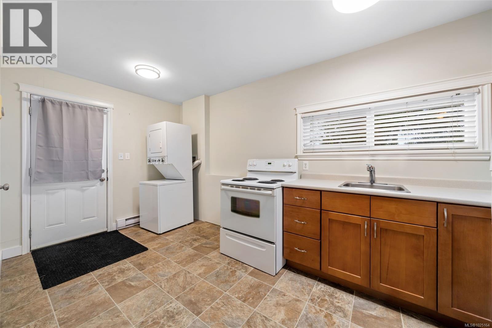  1123 Reynolds Road, Saanich