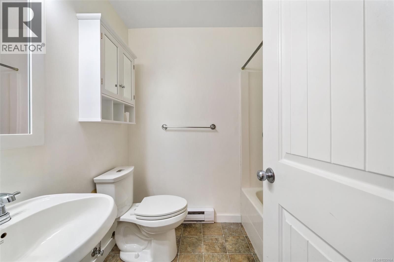  1123 Reynolds Road, Saanich