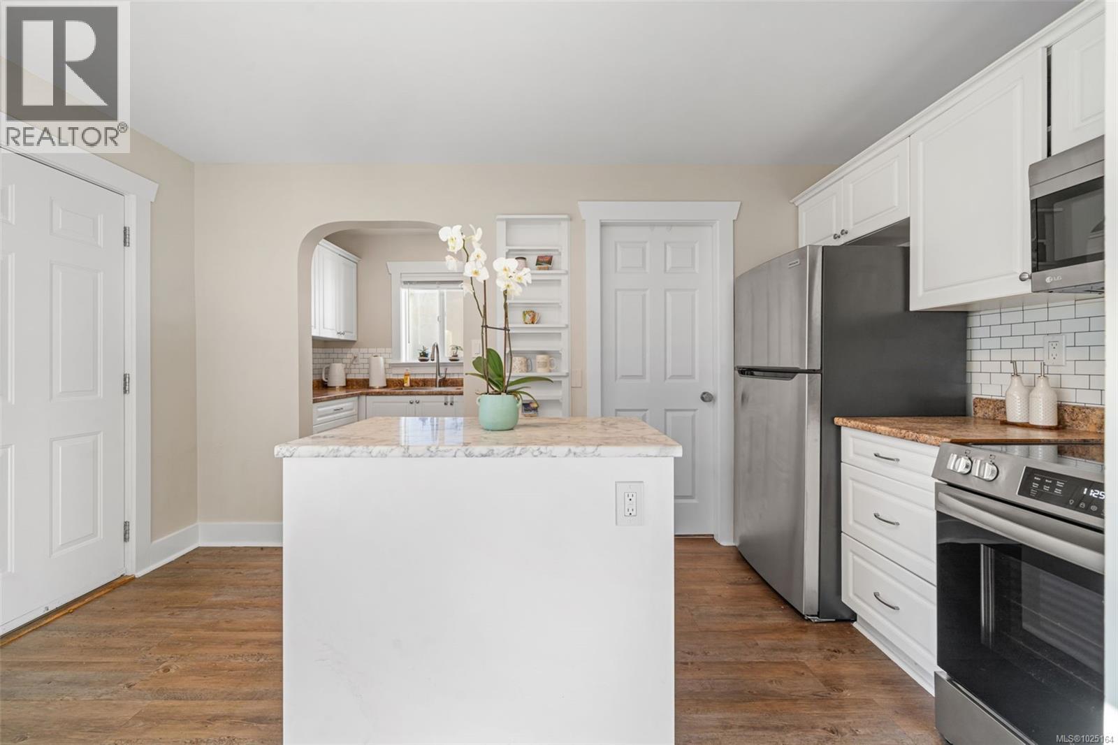  1123 Reynolds Road, Saanich