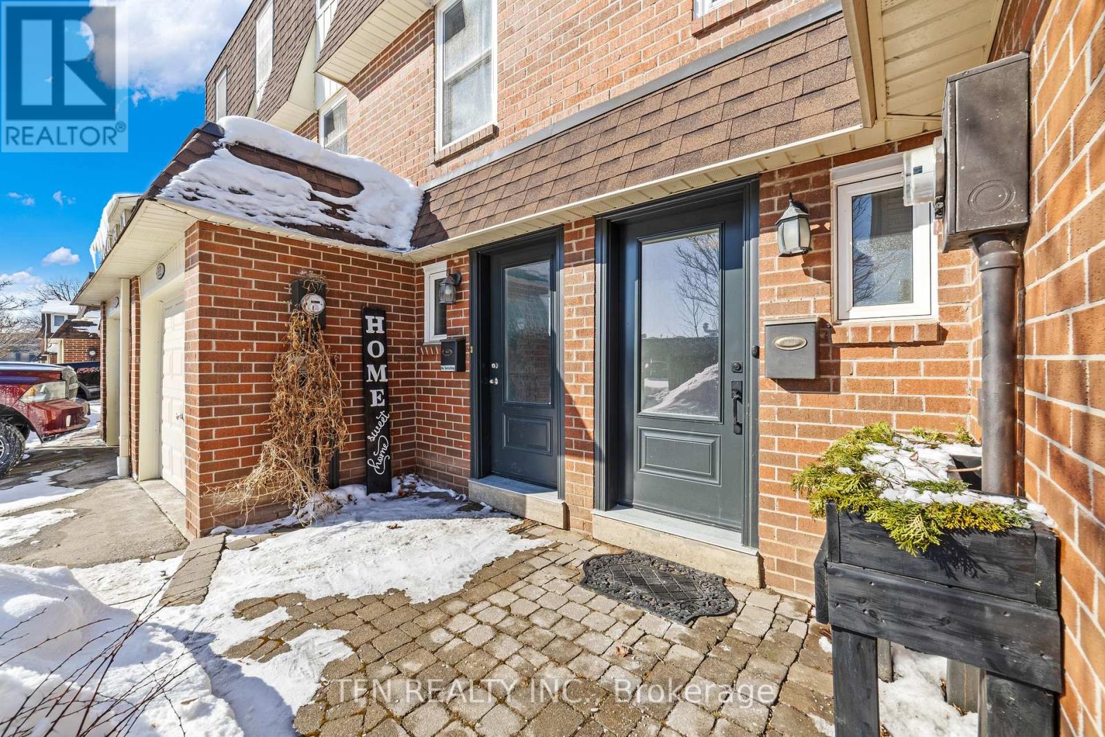 21 - 30 HESLOP ROAD - Photo 4 of 46, Milton (OM Old Milton), Ontario