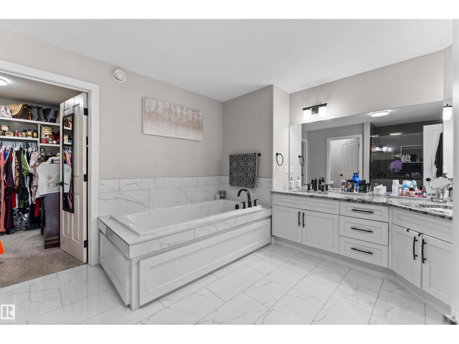 6813 KNOX LO SW, Edmonton